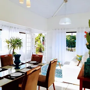 Espetacular Casa 3 Suítes Cozinha Varanda Vista A Passos Da Сasa de vacaciones